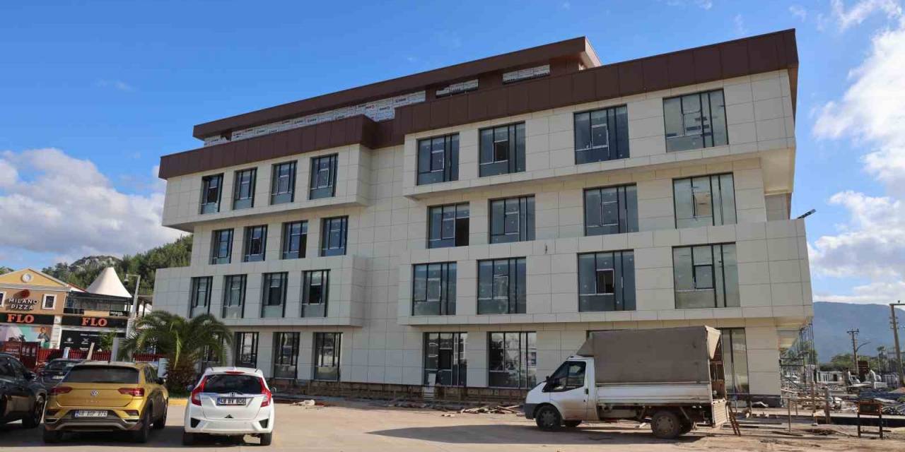 Marmaris’te Yeni Belediye Binası Yüzde 95 Tamamlandı