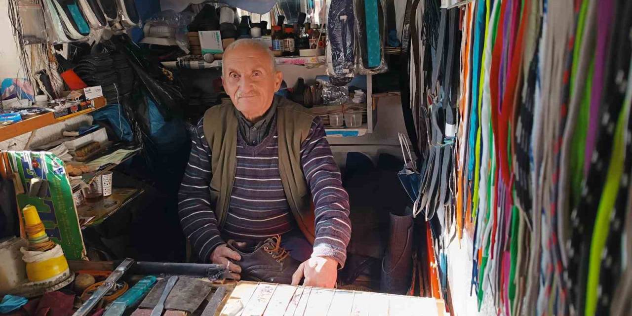 İki Metrekarelik Dükkanda Geçen Yarım Asır