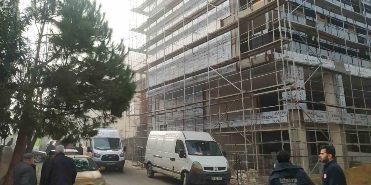 İnşaattan Düşen İşçi Ağır Yaralandı