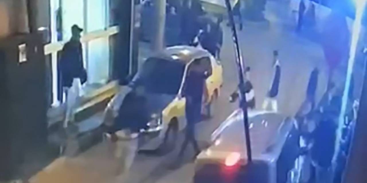 Aracıyla Kalabalığın Arasına Dalan Sürücü Tutuklandı
