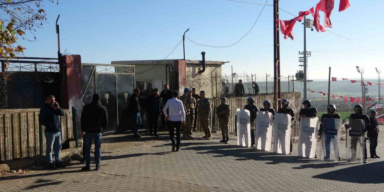 Diyarbakır’da Öğrencilerin Kavgasına Veliler De Dahil Oldu, Polis Ve Jandarma Müdahale Etti