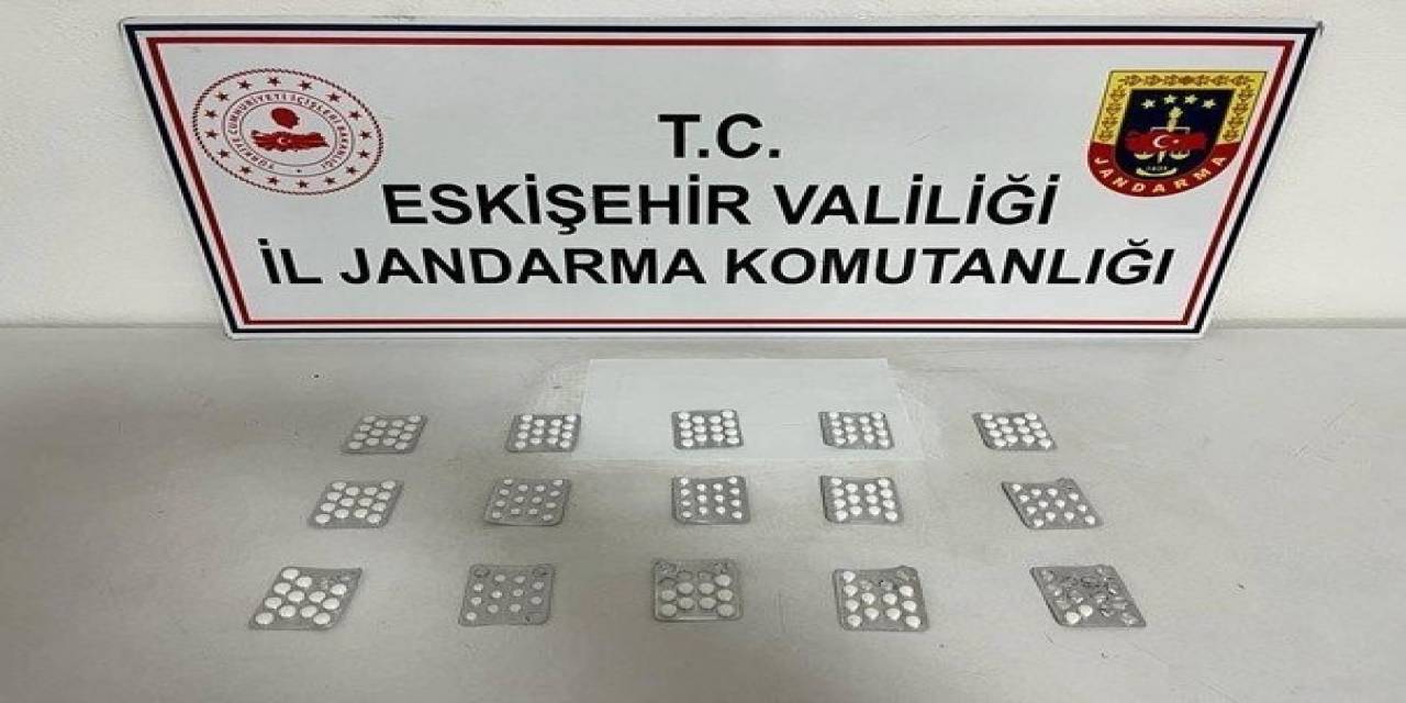 Jandarma Ekiplerince 184 Adet Sentetik Ecza Hap Ele Geçirildi