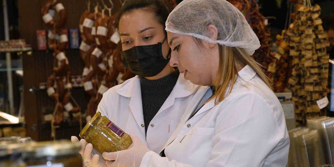 Kuşadası Belediyesi Yılbaşı Öncesinde Hijyen Denetimlerini Sıklaştırdı