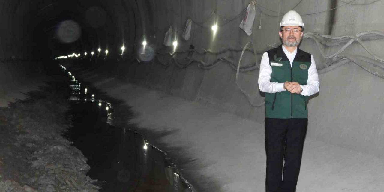 Bakan Yumaklı, Yıllık 240 Milyon Metreküplük Suyu Reyhanlı Barajı’na Aktaracak ’karasu Regülatörü Ve Derivasyon Kanalı’ İnşaatında İncelemelerde Bulundu