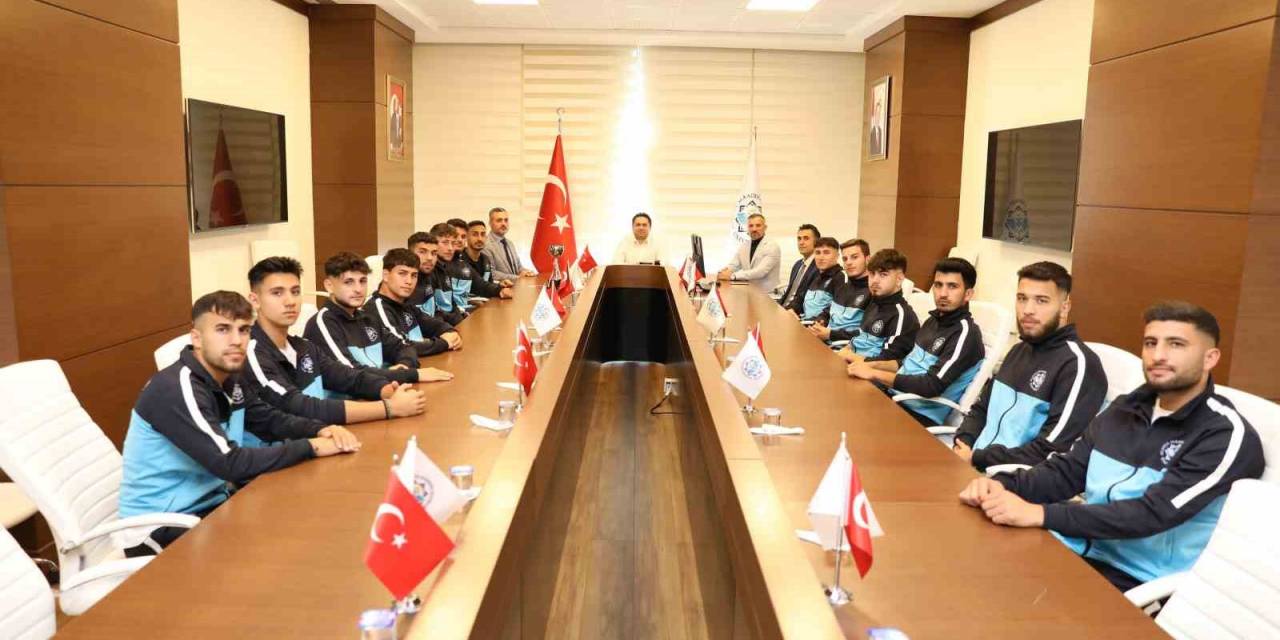 Alkü Futbol Takımından İkincilik Başarısı