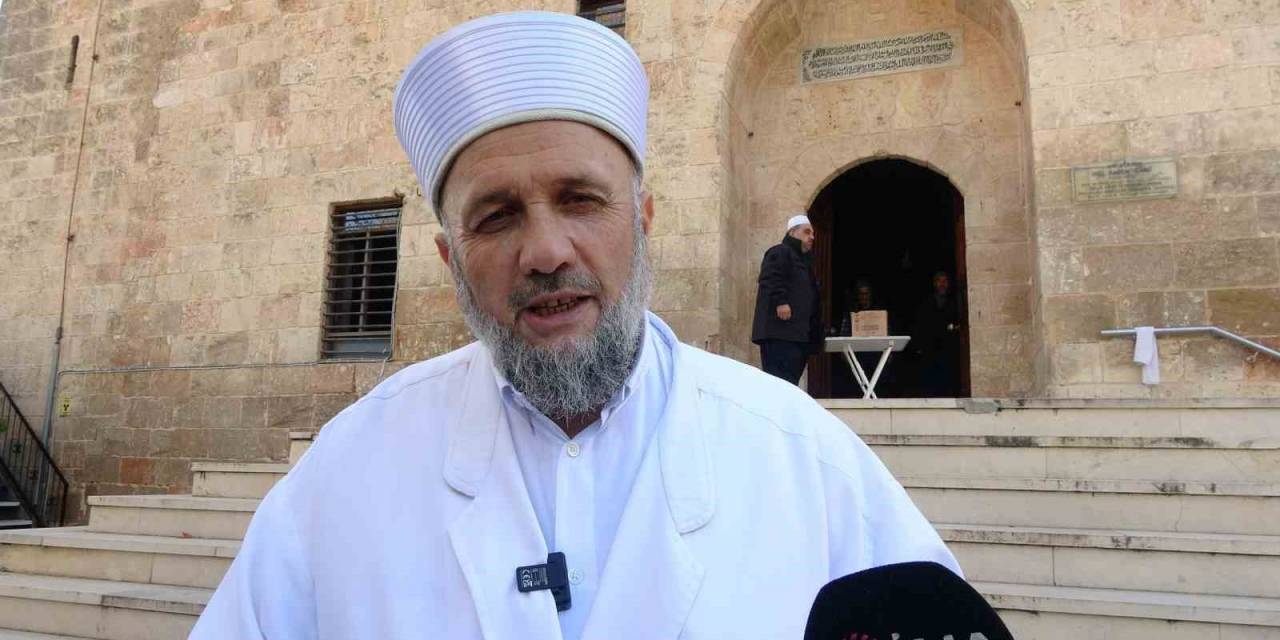 Tarihi Caminin İmamı Son Hutbesinde Duygu Dolu Anlar Yaşadı