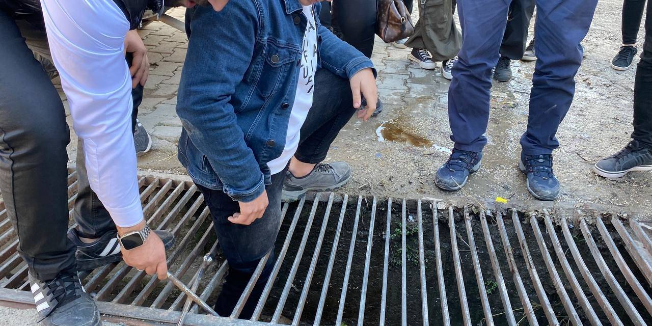 Bacağı Mazgala Sıkışan Genci İtfaiye Ekipleri Kurtardı