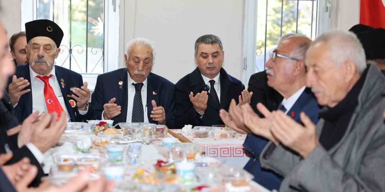 Gölbaşı’nda Şehitler İçin Mevlit Programı Düzenlendi