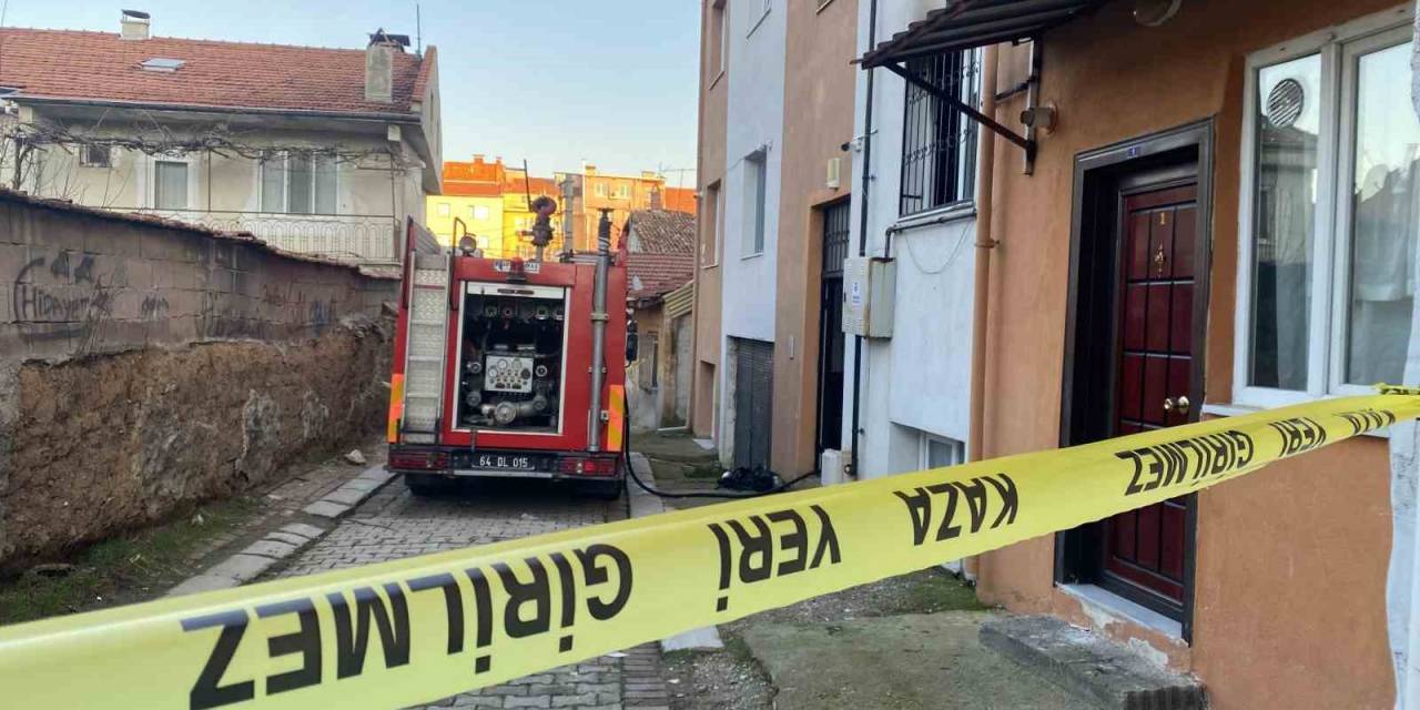 Uşak’ta 3 Katlı Binada Çıkan Yangında Bir Kişi Dumandan Etkilendi