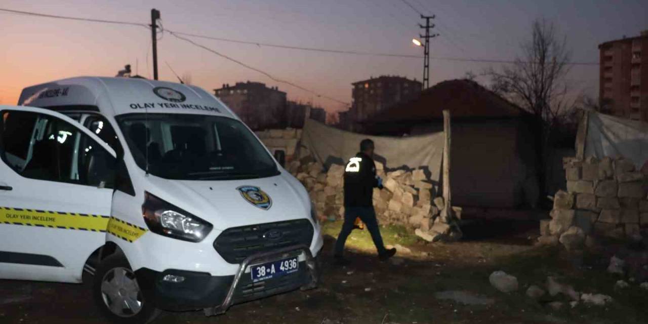 Bıçağın Üzerine Düşen Kadın Ağır Yaralandı