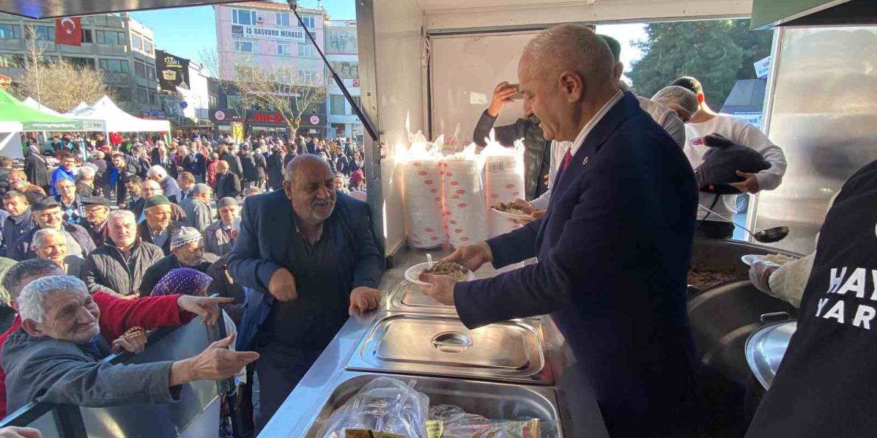 Kocaeli’de Şehitler İçin Mevlit Okutuldu, Yemek Dağıtıldı