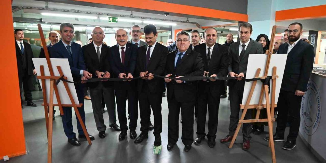 Zbeü’de ‘Özgür Filistin’ Temalı Sergi Düzenlendi