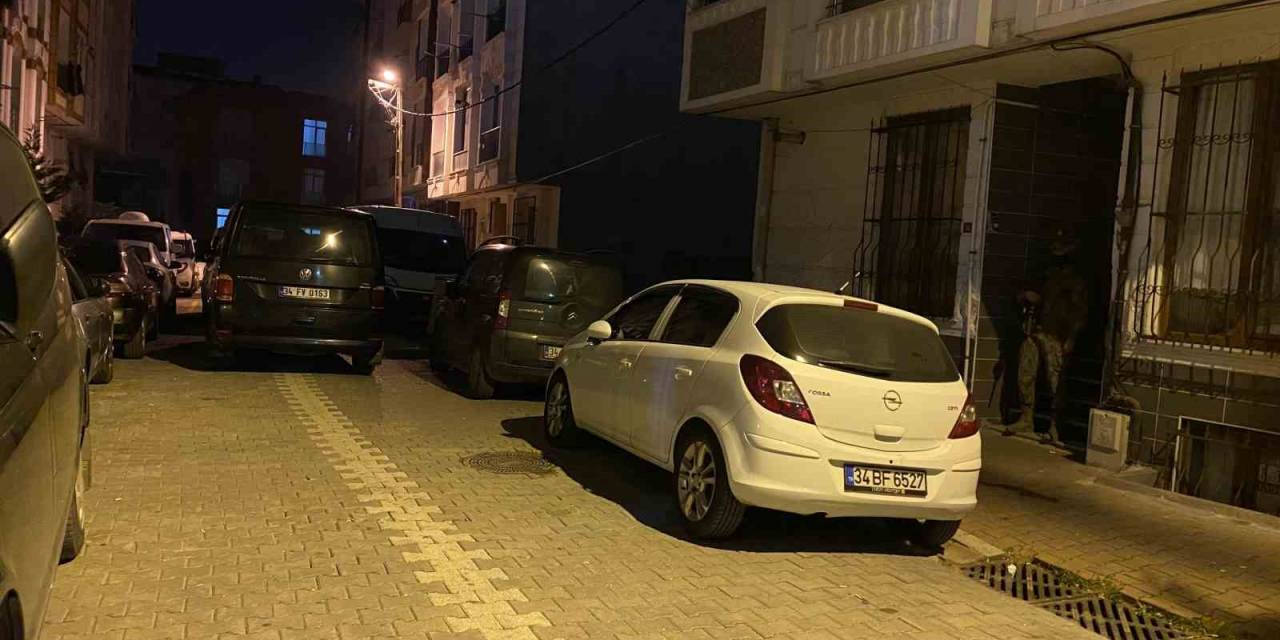 Evini Dikizlediğini İddia Eden Komşusunun Evine Pompalı Tüfekle Mermi Yağdırdı... Korku Dolu Anlar Kamerada