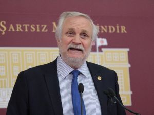 Chp Genel Başkan Yardımcısı Özçelik İstifa Etti