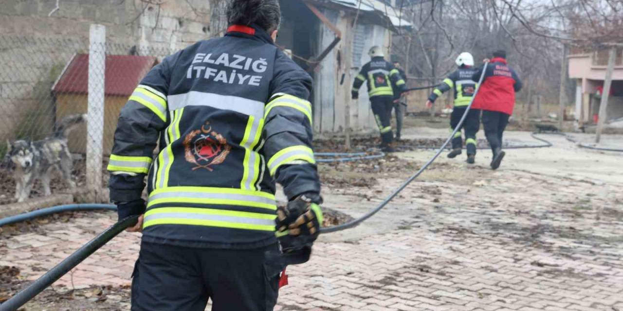 Elazığ’da Depo Yangını