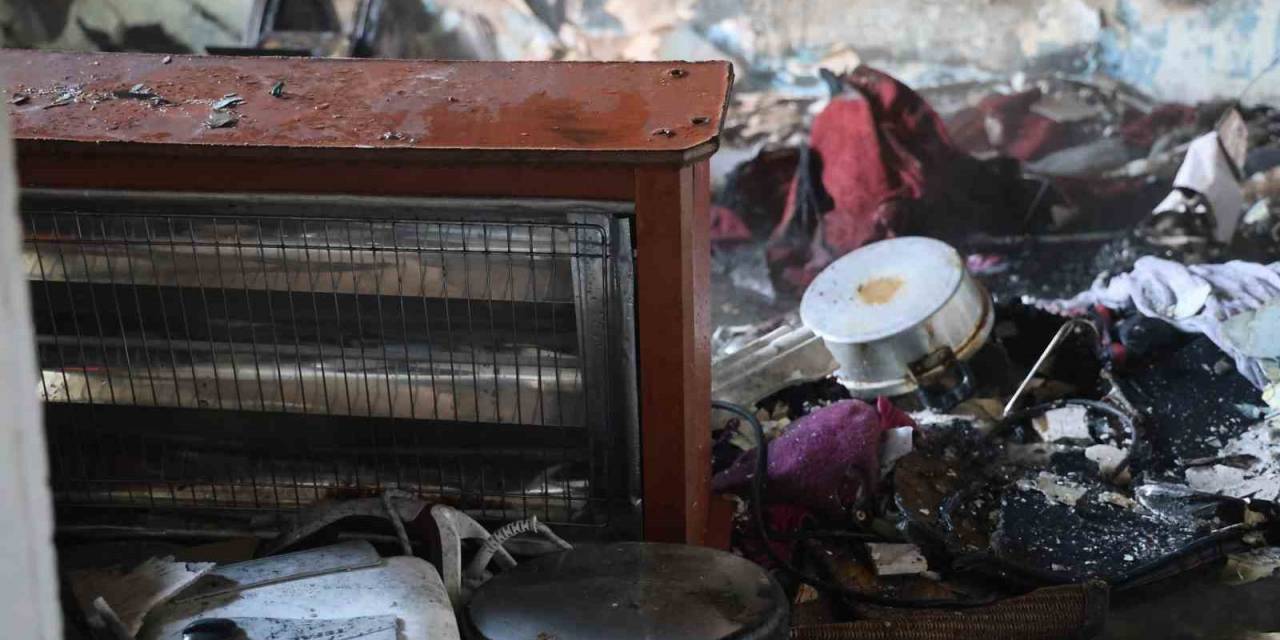 2 Katlı Evde Çıkan Yangın Korkuttu