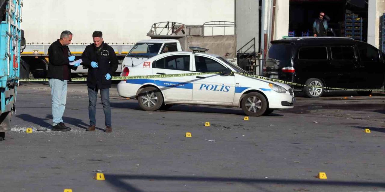 Hal Kompleksinde Kanlı Karşılaşma: 1’i Ağır 2 Yaralı