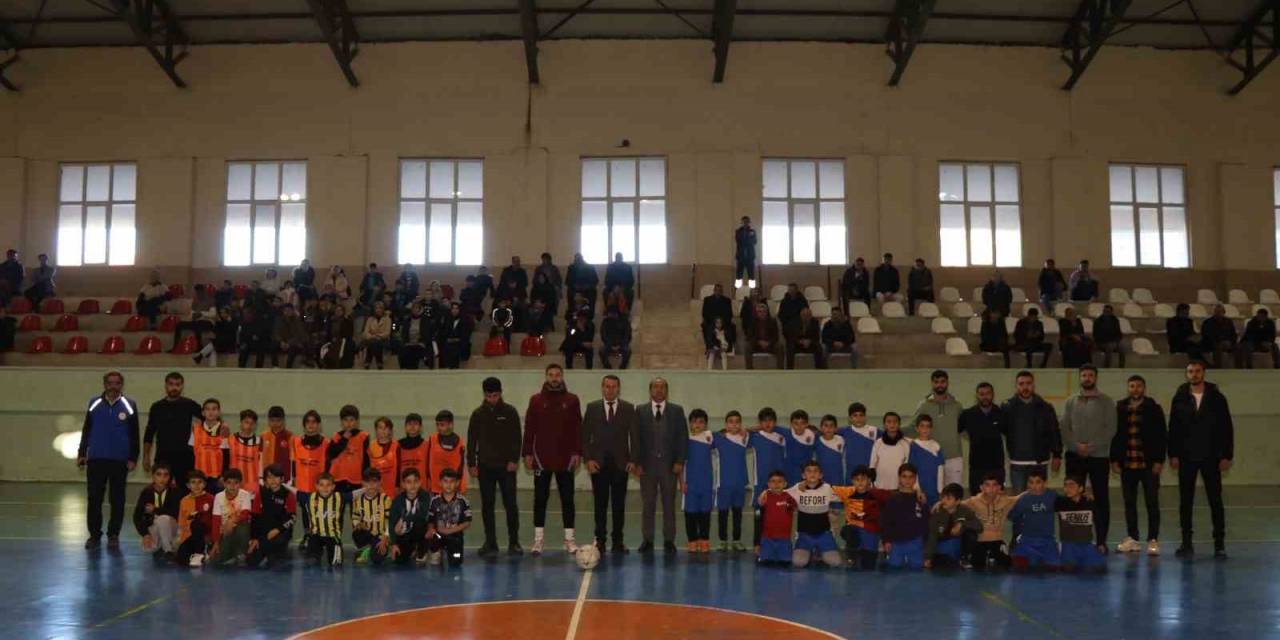 Minikler Futbol Turnuvasının Şampiyonu Mehmet Akif İlkokulu