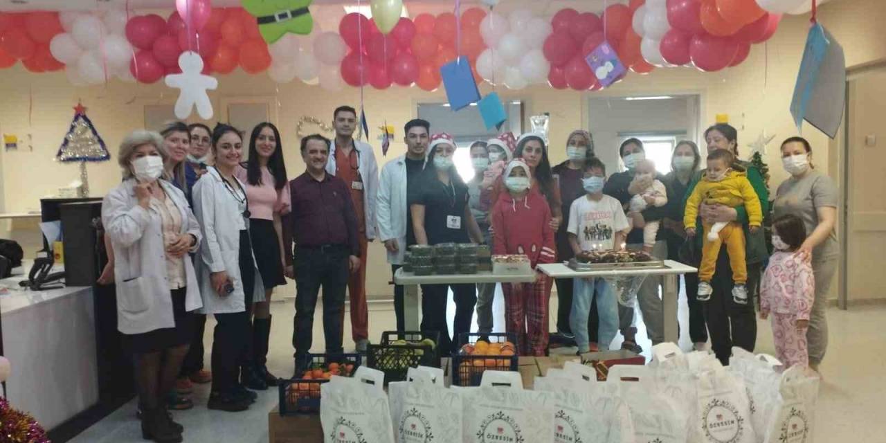 Eskişehir’de 130 Kişilik Ekip Onkoloji Servisi’nde Tedavi Gören Çocukların Yeni Yılını Kutladı