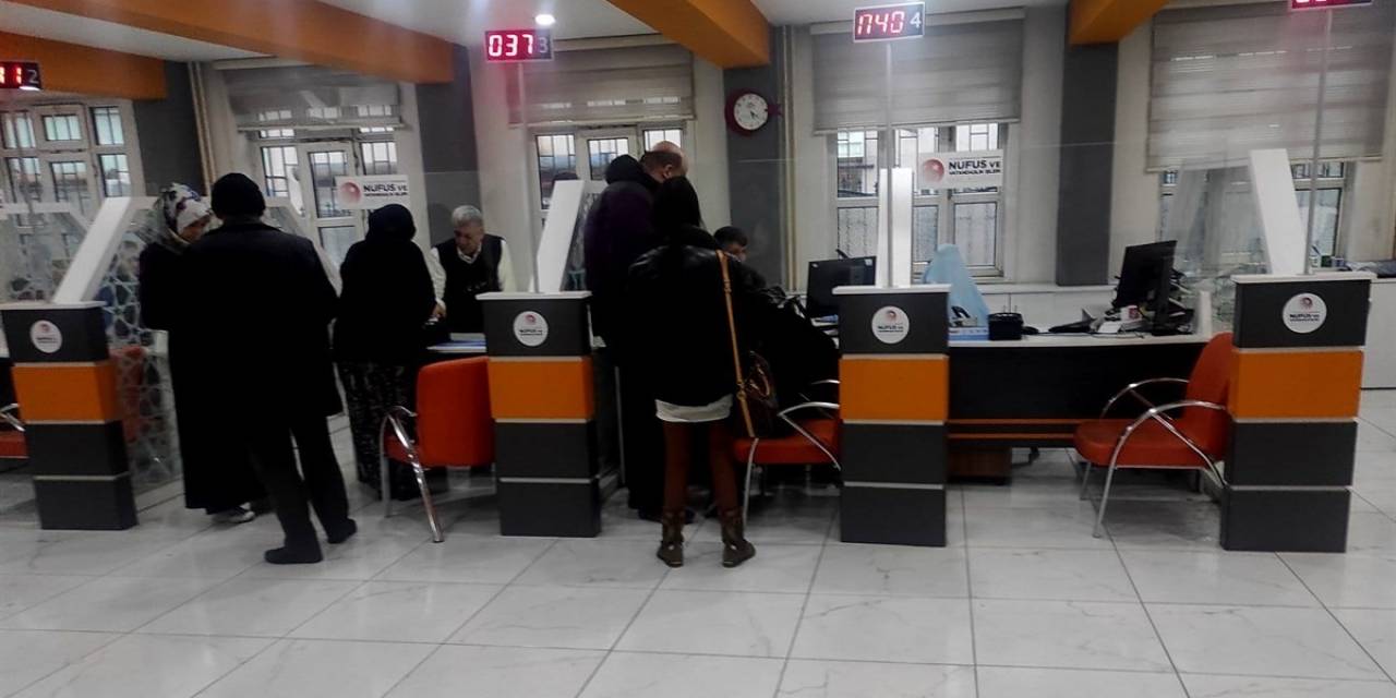 2023’de Afyonkarahisar’da 668 Bin 787 Kimlik, 194 Bin 596 Ehliyet Yenilendi