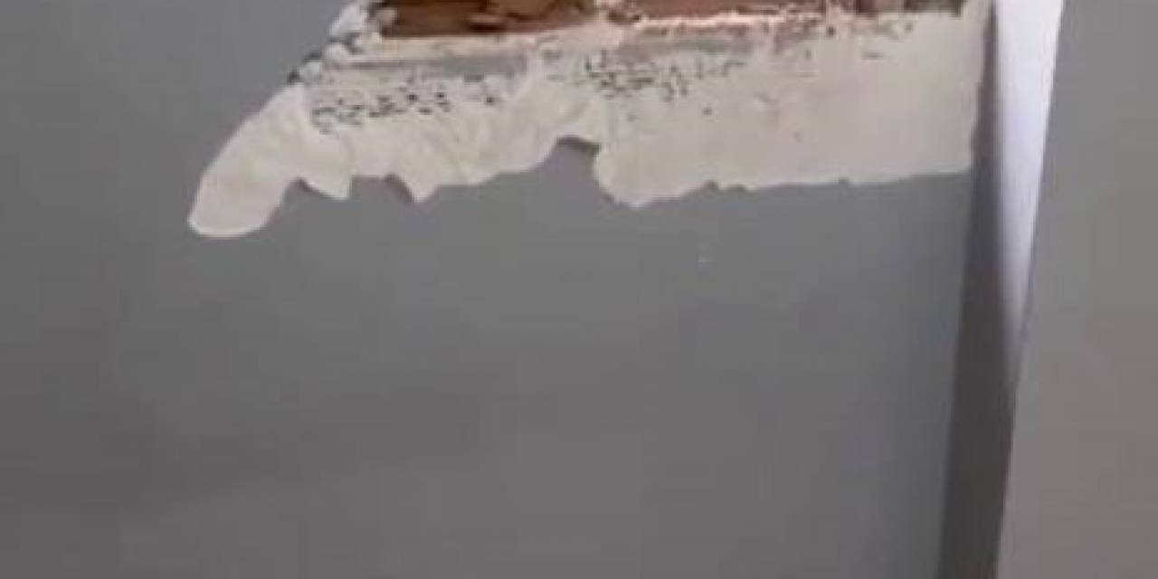 Hasarlı Binayı Yıkarken Sağlam Binaya Zarar Verdiler