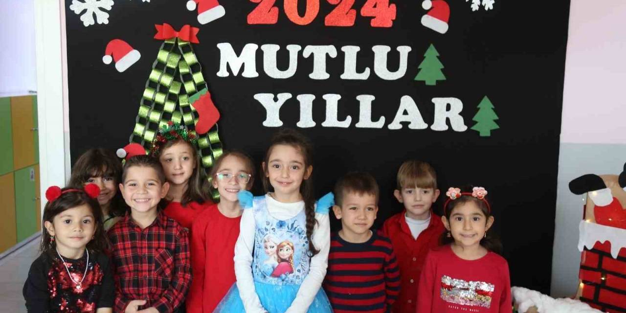 Efeler’in Miniklerinden Erken Yılbaşı Kutlaması