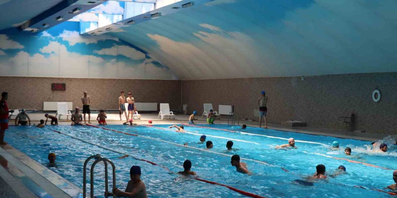 Büyükşehir’den Yaz Kış Havuz Hizmeti