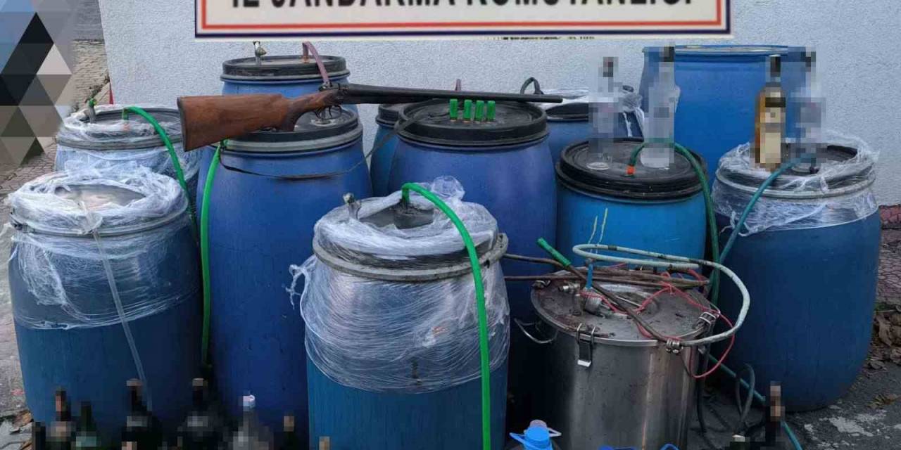 Yılbaşı Öncesi Darbe Üstüne Darbe: Bin 780 Litre Sahte İçki Ele Geçirildi