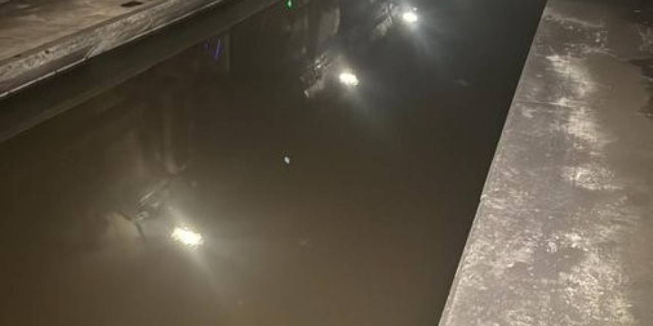 İngiltere’de Tüneli Su Bastı, Tren Seferleri İptal Edildi