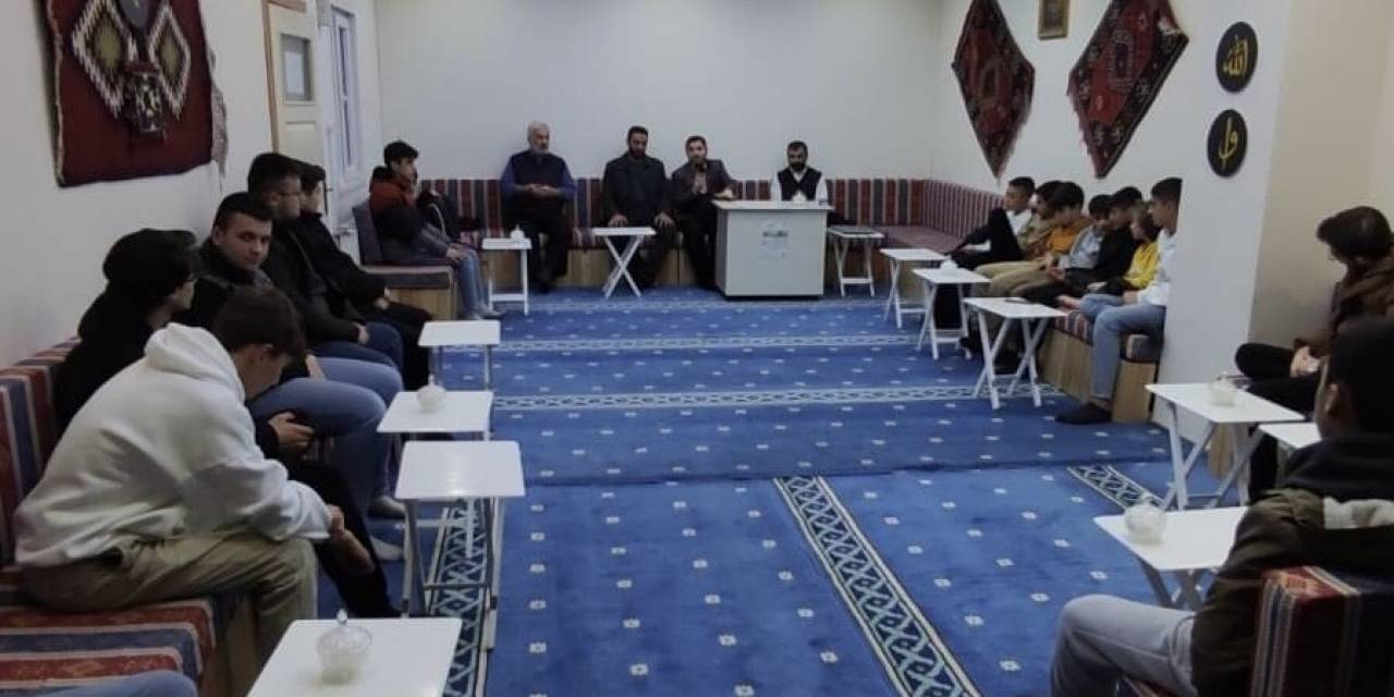 Din Görevlileri İle Gençlerin Buluşması Devam Ediyor