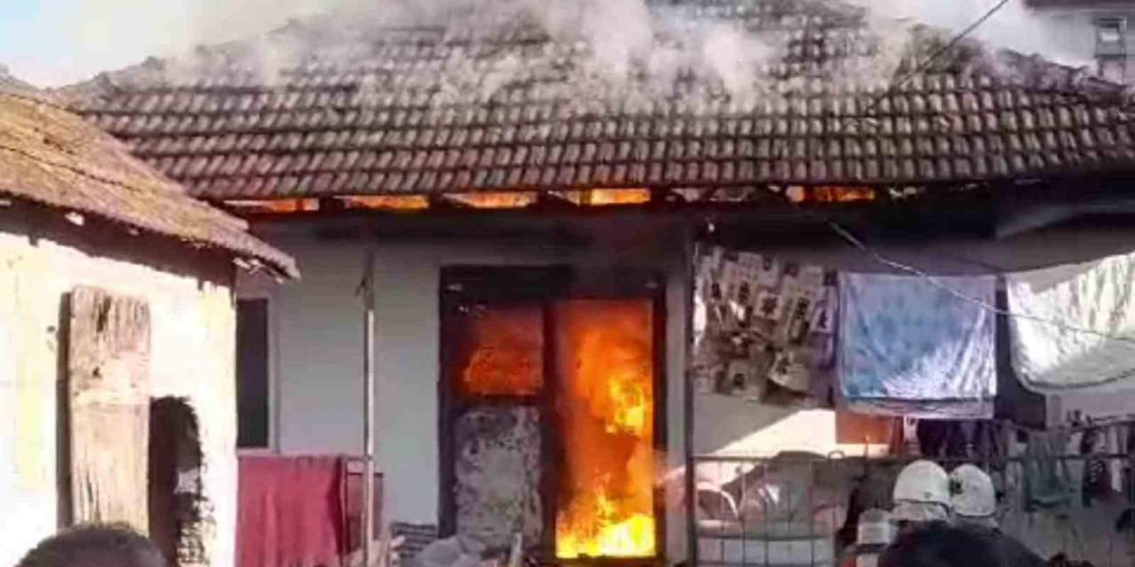 Sobadan Çıkan Yangın Evi Küle Çevirdi
