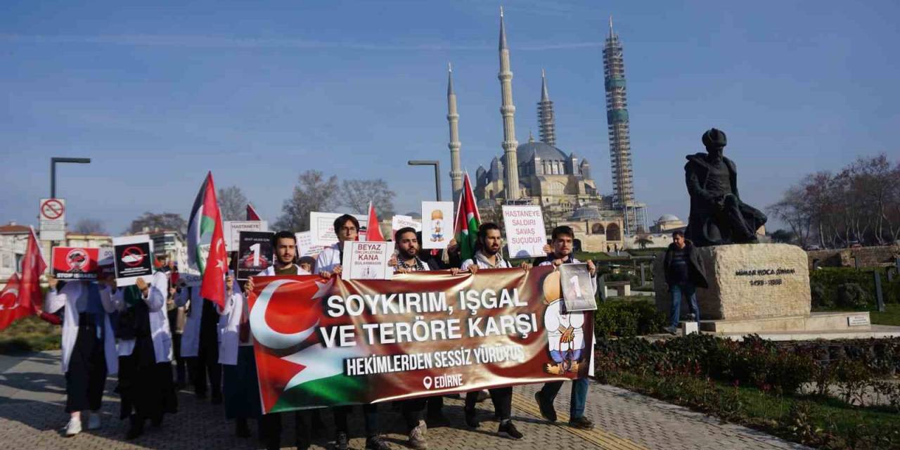 Tıp Fakültesi Öğrencileri Terör Saldırılarını Ve İsrail’i Protesto Etti