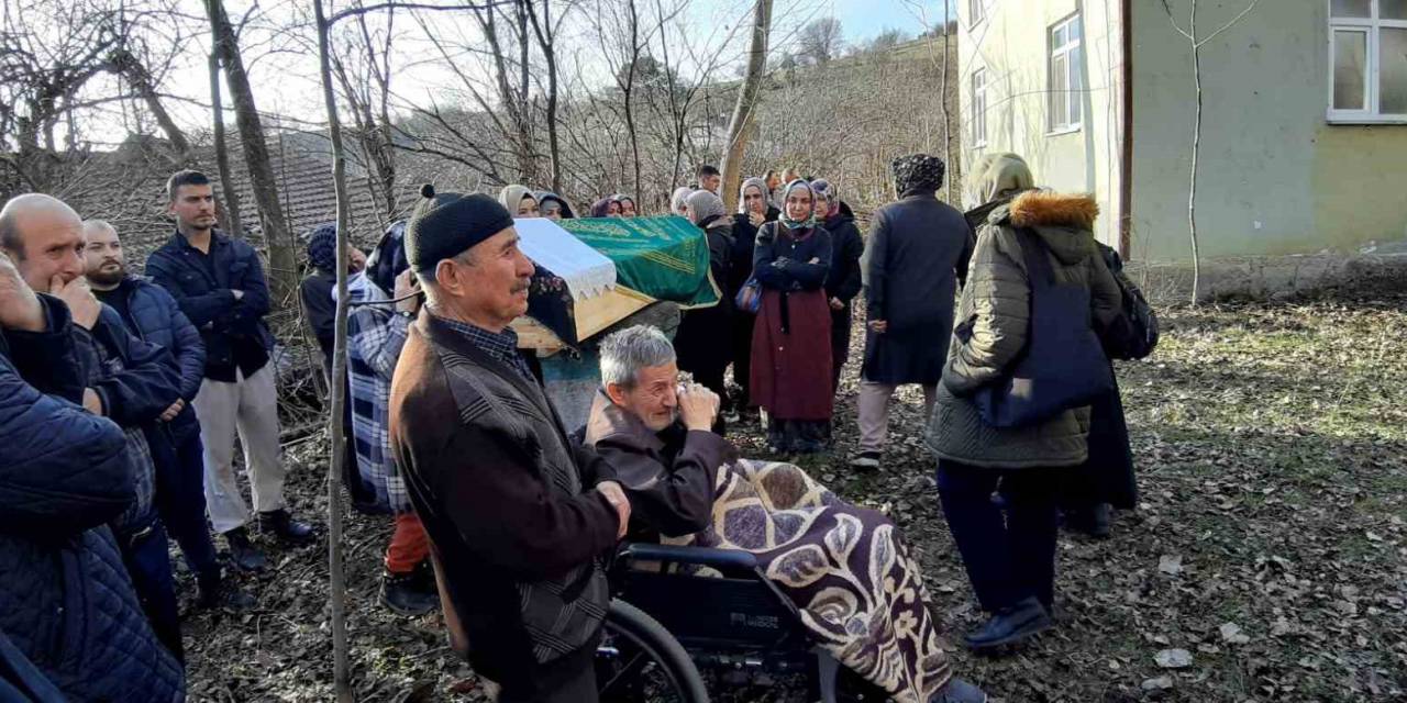 Feci Kazada Can Veren Kadın, Gözyaşlarıyla Toprağa Verildi
