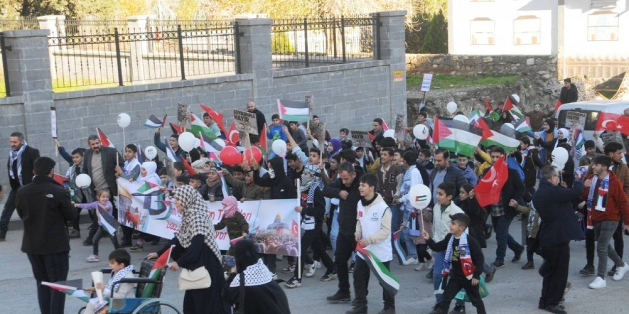 Cizre’de Gazzeli Çocuklar İçin Destek Yürüyüşü