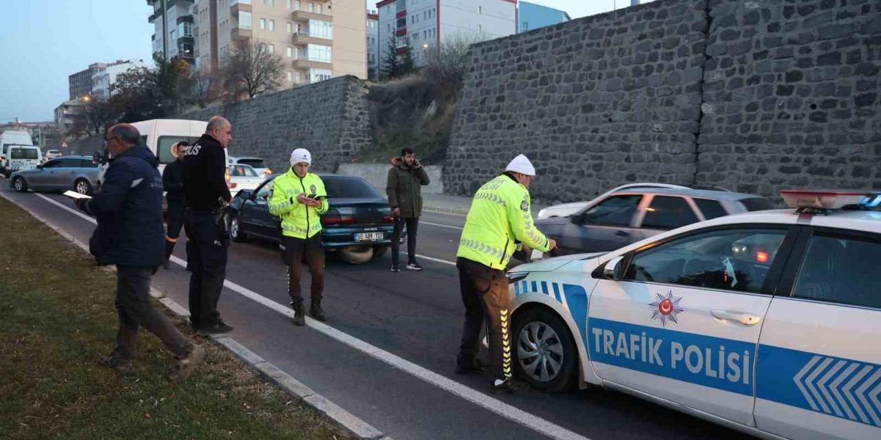 Nevşehir’de Minibüs İle Otomobil Çarpıştı: 2 Yaralı