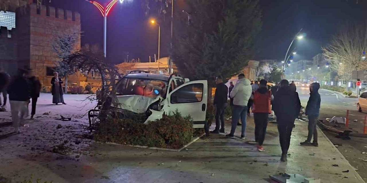 Niğde’de Kaza Yapan Sürücü Aracı Bırakıp Kaçtı