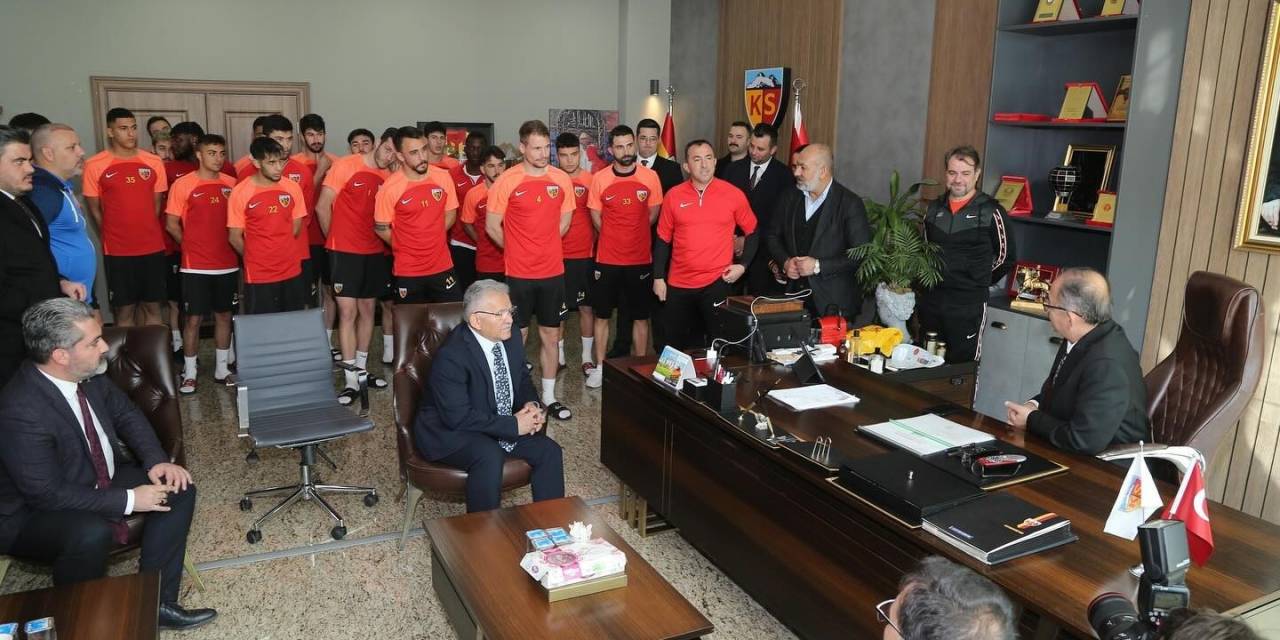 Bakan Özhaseki’dne Kayserispor’a Ziyaret