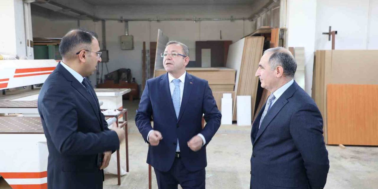 Kars’ta ‘Odam Kütüphanem’ Projesi Öğrencileri Sevindirdi