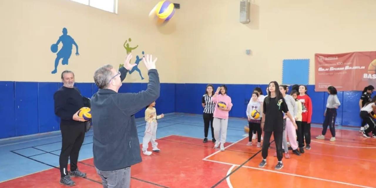 Vali Polat, Gençlerle Buluştu