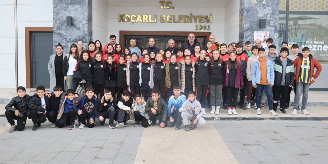 Başkan Kaplan Sporcu Çocukları Kahvaltıda Ağırladı