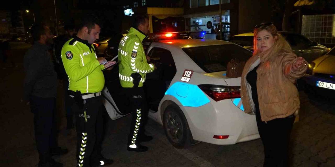 Ceza Korkusuyla Otomobili Oğlunun Kullandığını Söyledi, Polisler ‘Kamera Var’ Deyince İtiraf Etti