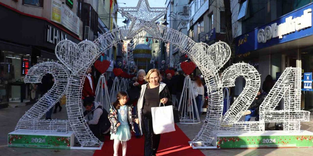 Vatandaşın Ayağına Kırmızı Halı Serildi