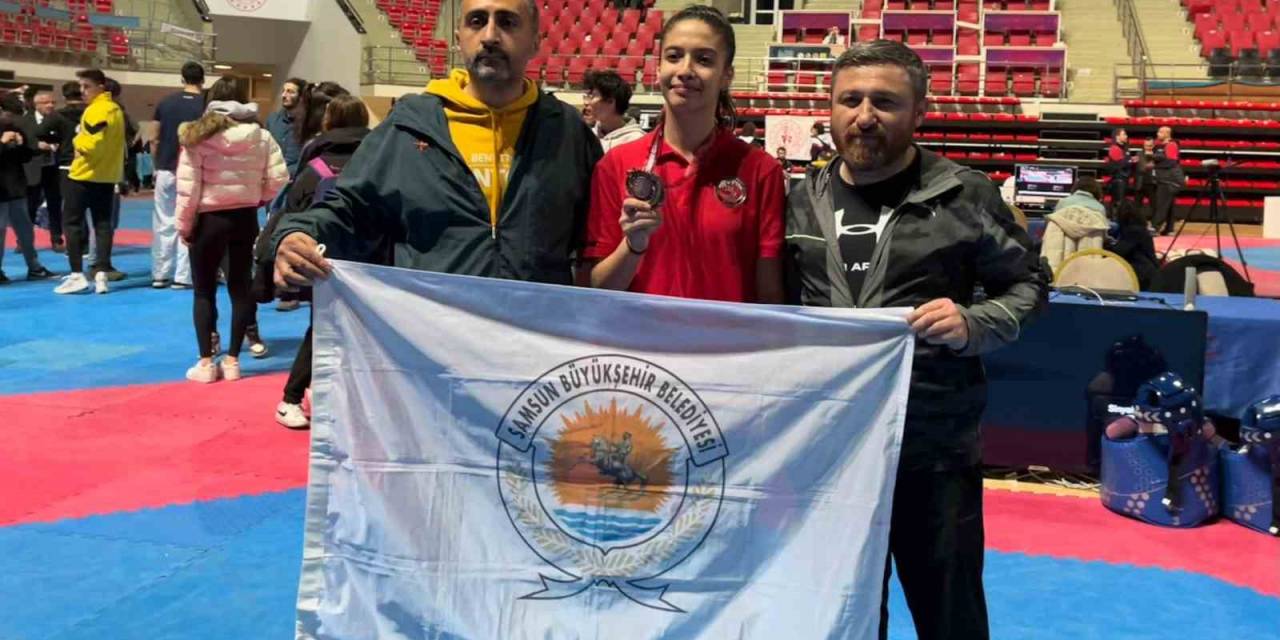 Samsun Büyükşehir Tekvando Kız Takımı Türkiye Üçüncüsü Oldu