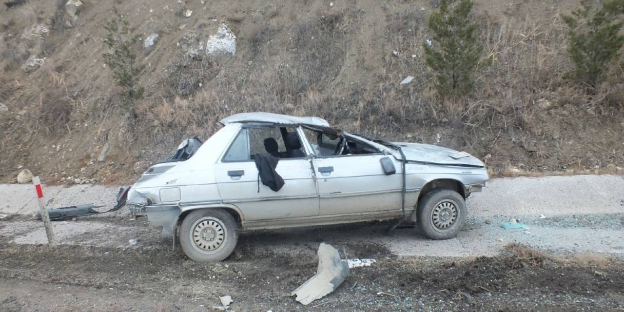 Çankırı’da Takla Atan Otomobildeki 2 Kişi Yaralandı