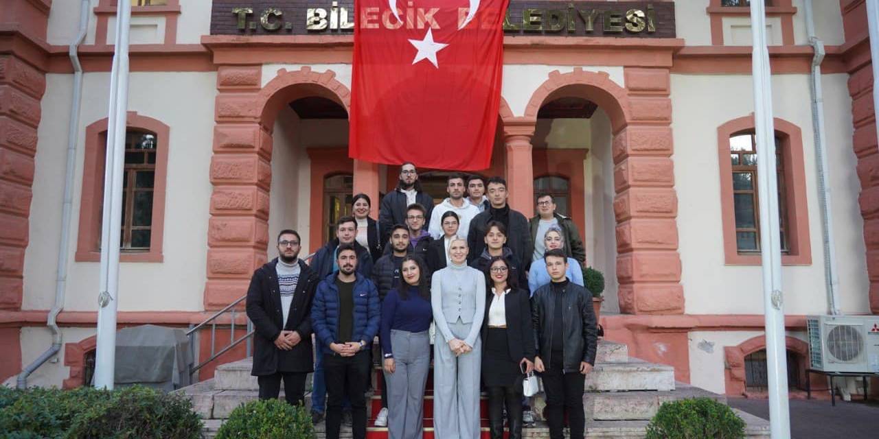 Öğrencilerin Yeni Yıl Dileklerini Dinledi