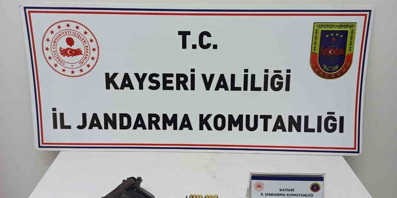 Gazinoda Ruhsatsız Tabanca Ve Uyuşturucu Ele Geçirildi