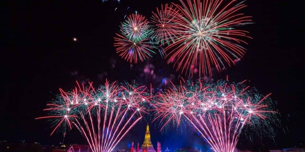 Tayland’da Yeni Yıla Görkemli Karşılama