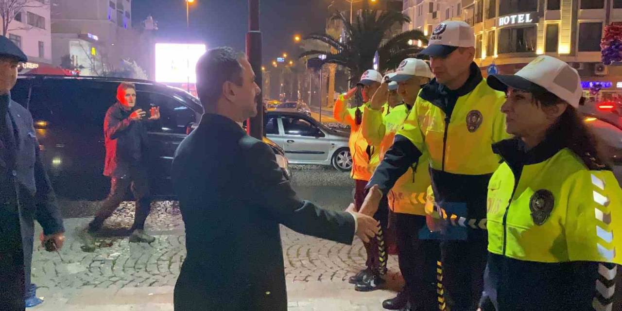 Çanakkale Valisi Aktaş Yılbaşında Görev Başındaki Personeli Ziyaret Etti