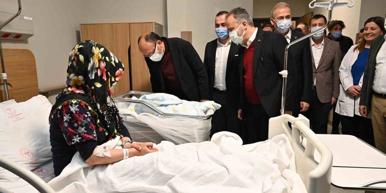 Bursa’da 2023’ün Son, 2024’ün İlk Bebekleri Dünyaya Geldi