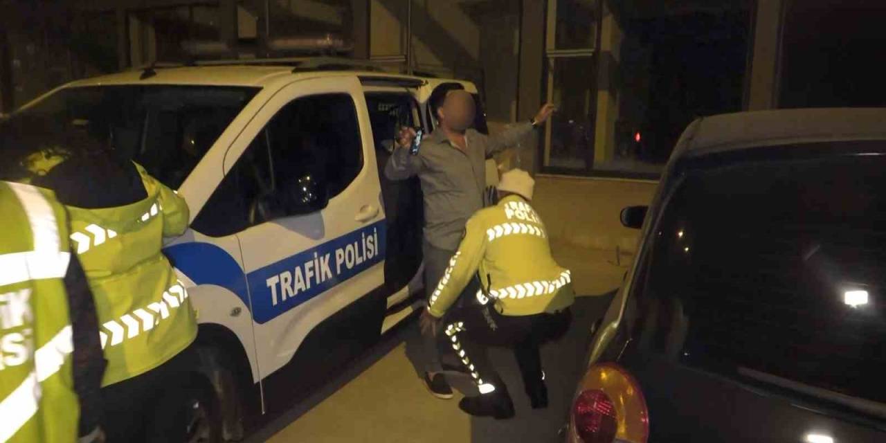 Bursa’da Yılbaşı Gecesi Lüks Aracıyla Polise Yakalandı